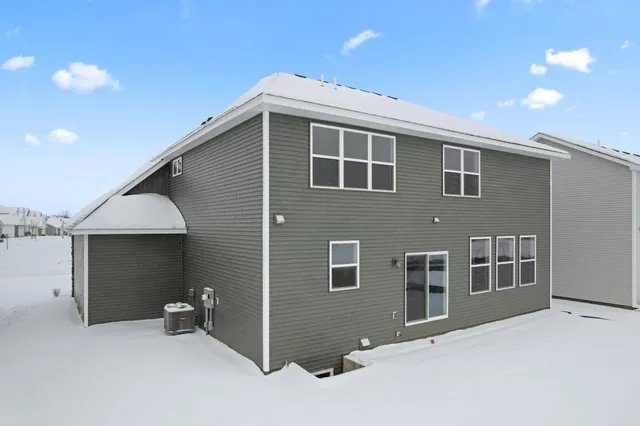 $549,695 | 321 Ravencroft Road, Waconia, MN 55387