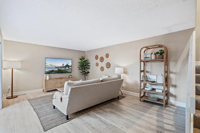 $3,400 | 825 Center Street, Unit 12D, Jupiter, FL 33458