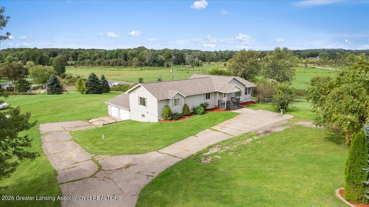 2104 Maurer Road Charlotte, MI 48813 - Photo 4 of 52 07-Media Jett -01