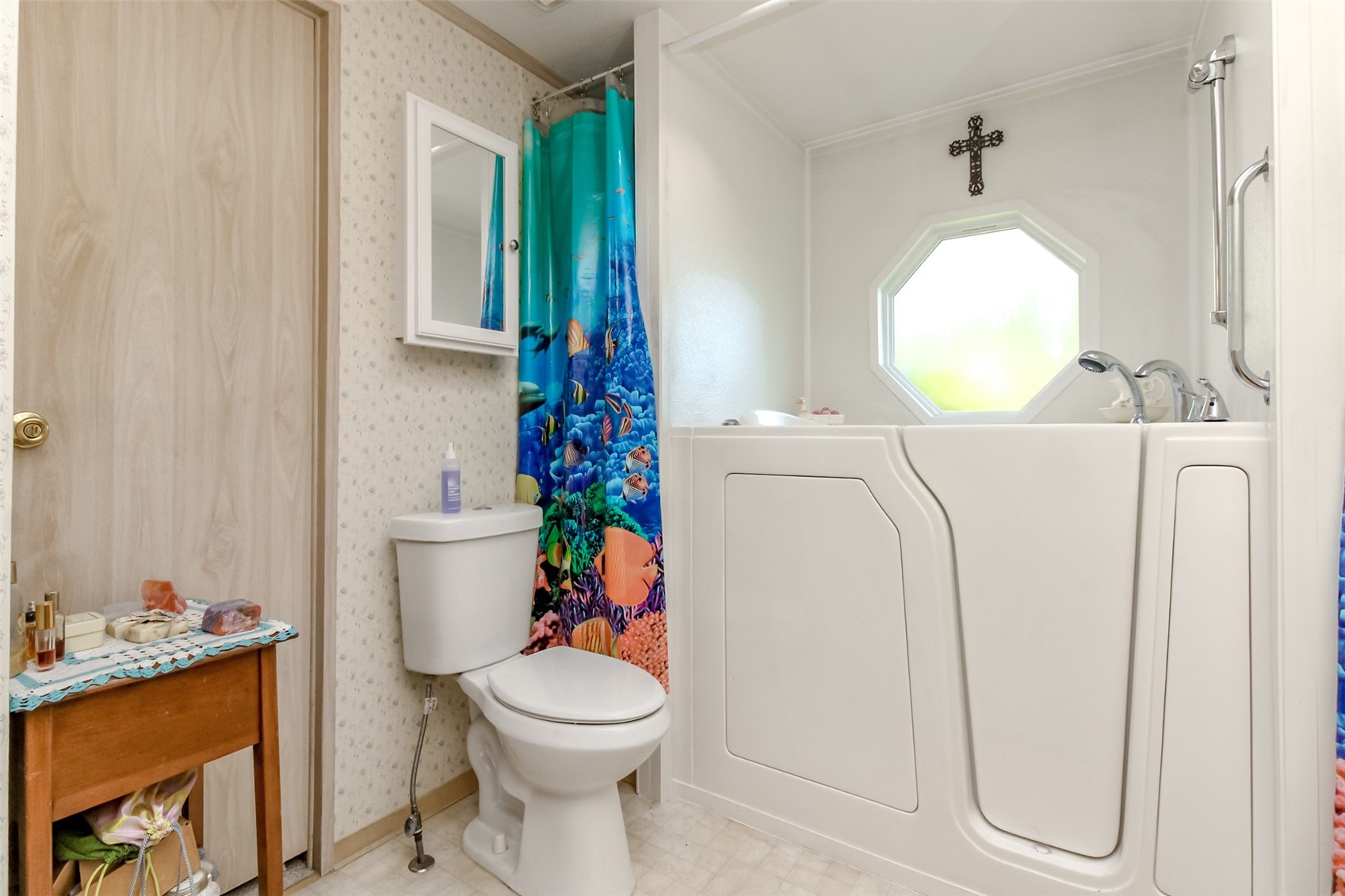 2611 South 288th Street, Unit 74 Federal Way, WA 98003 - Photo 17 of 30 a bathroom with a toilet sink and mirror