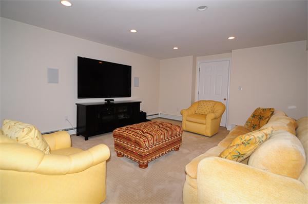 8 Warren Road Dedham, MA 02026 - Photo 14 of 17 Gallery Image 14