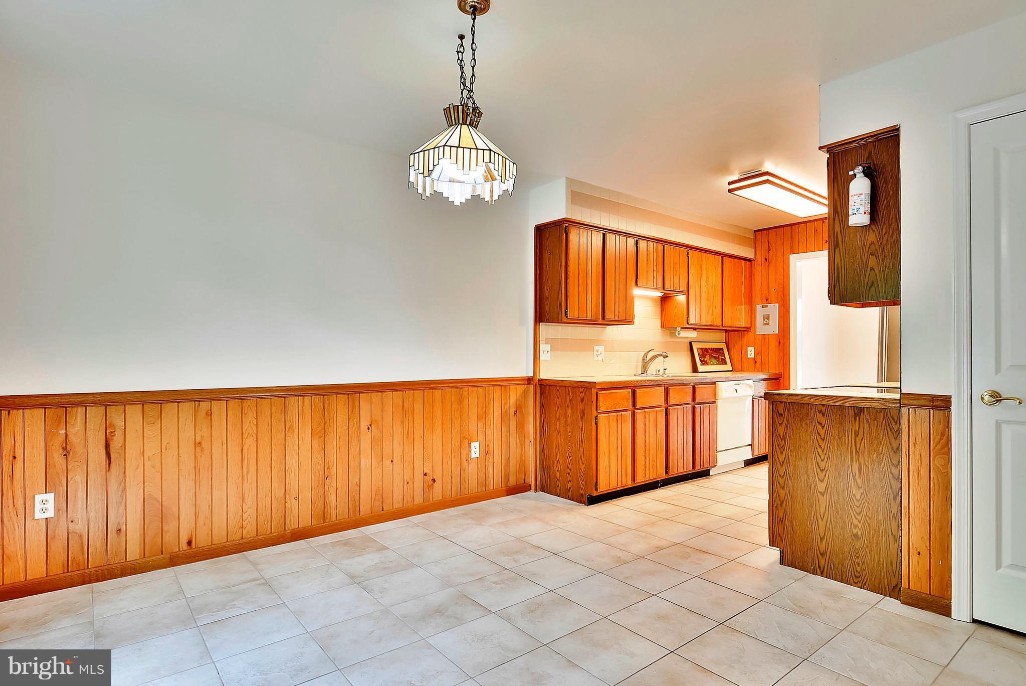 2019 Sarazen Place Reston, VA 20191 - Photo 4 of 30 Kitchen/family/breakfast space is huge !