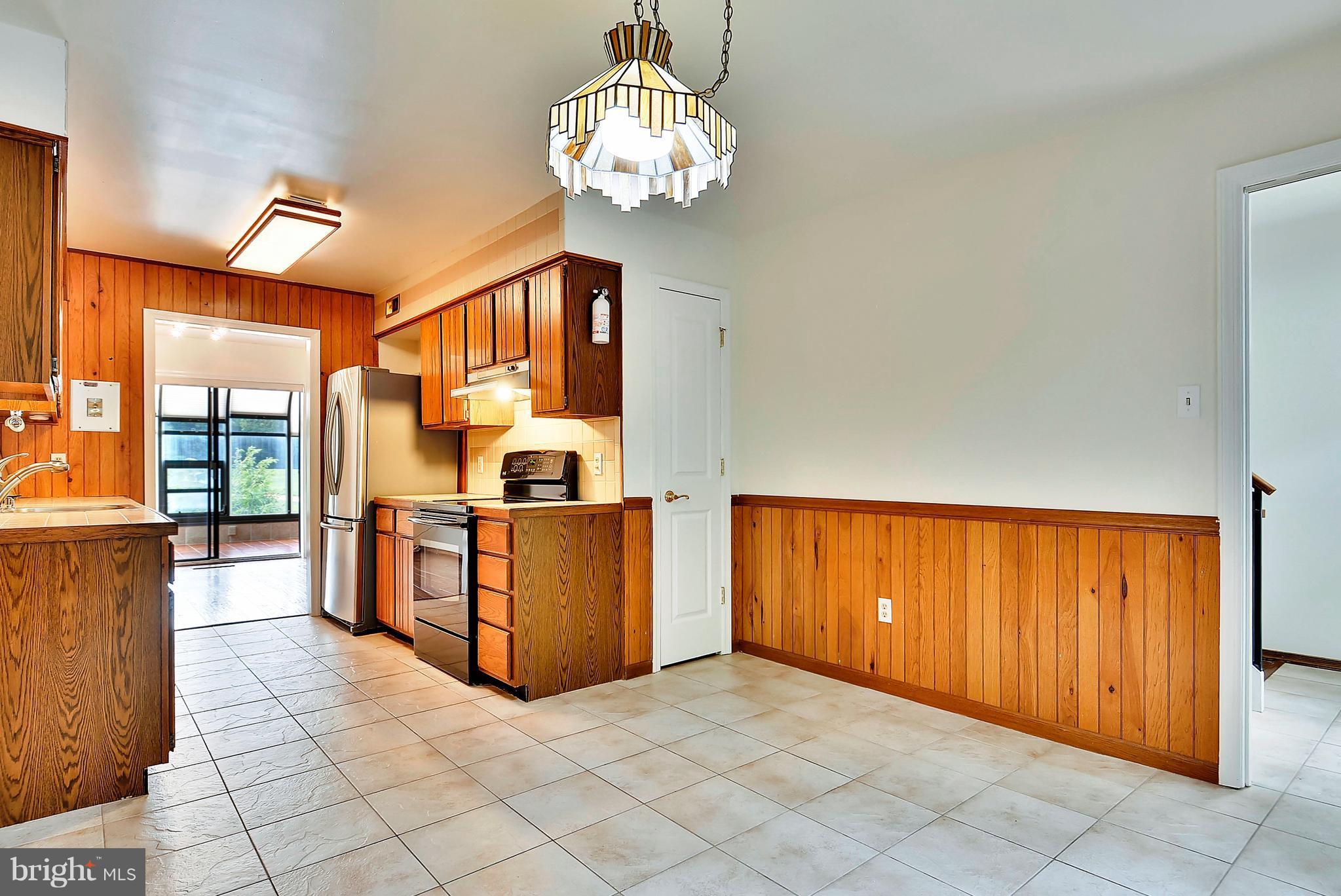 2019 Sarazen Place Reston, VA 20191 - Photo 5 of 30 Kitchen/family/breakfast space is huge !