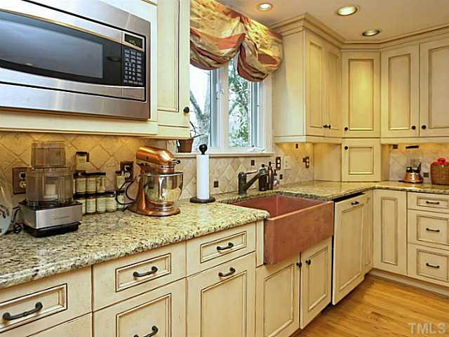 2304 Tyson Street Raleigh, NC 27612 - Photo 8 of 23 Kitchen