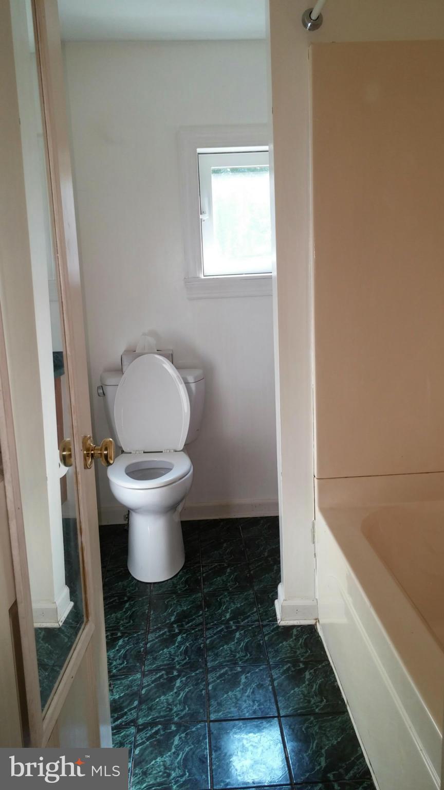 1421 Harding Lane Silver Spring, MD 20905 - Photo 8 of 8 Bath