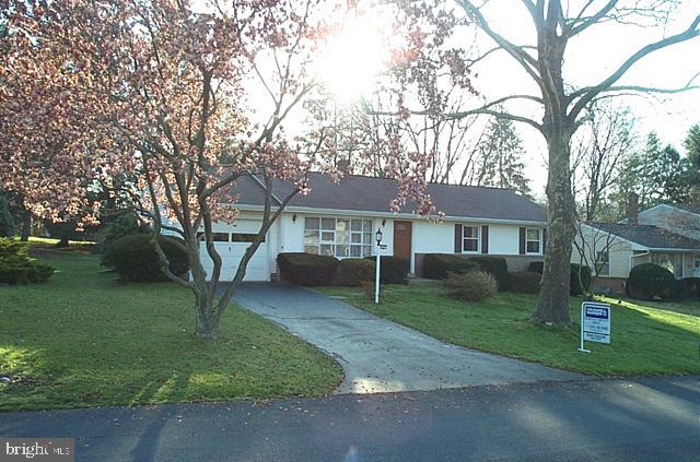 527 Lexington Road Lancaster, PA 17603 - Photo 1 of 16 Gallery Image 1