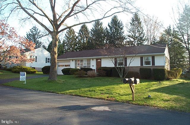 527 Lexington Road Lancaster, PA 17603 - Photo 8 of 16 Gallery Image 8