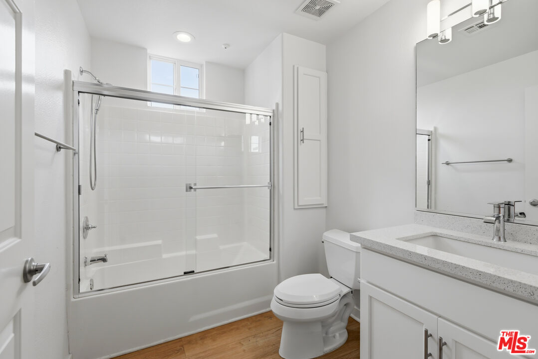 12963 West Runway Road, Unit 321 Playa Vista, CA 90094 - Photo 17 of 28