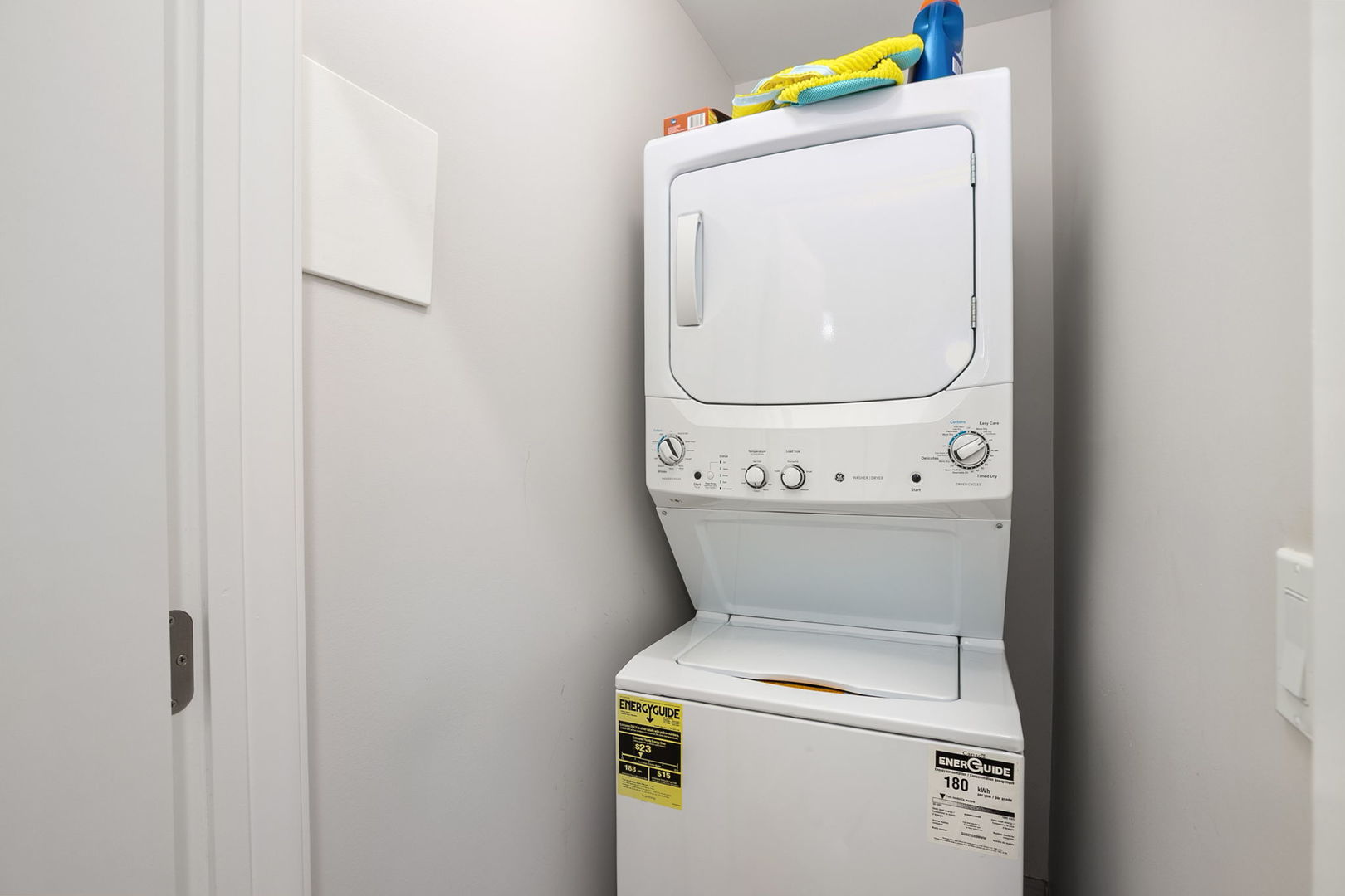 807 West Bradley Place, Unit 2 Chicago, IL 60613 - Photo 21 of 26 a utility room with dryer and washer