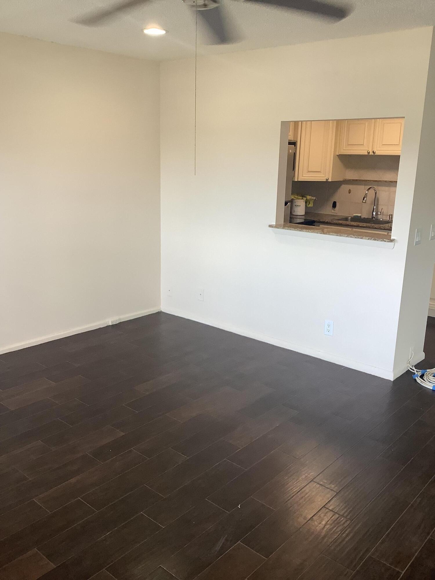 119 Fanshaw C, Unit 119C Boca Raton, FL 33434 - Photo 2 of 15 Livingroom
