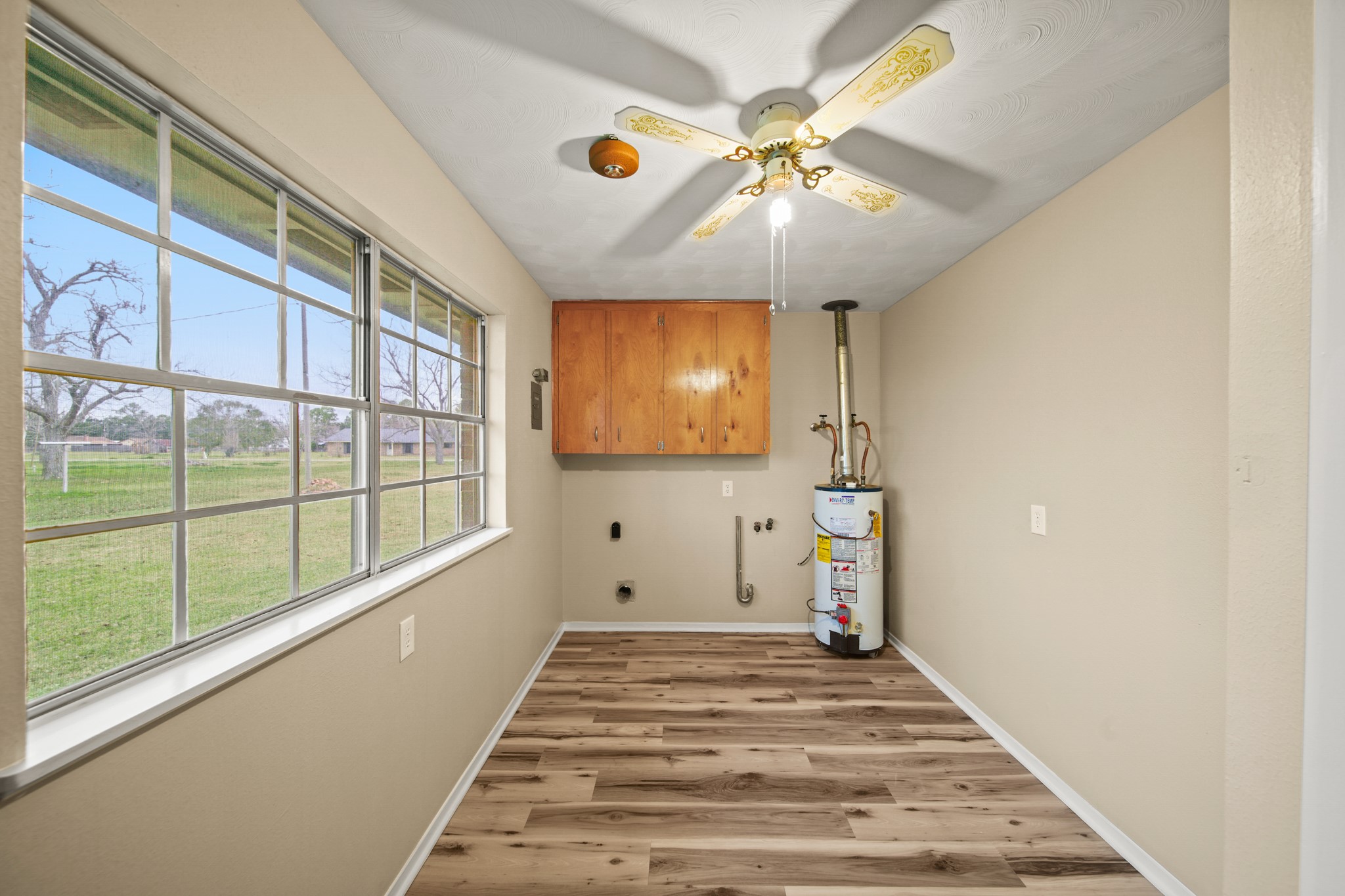 1438 County Road 348 Brazoria, TX 77422 - Photo 16 of 25 a view of an empty room with a window