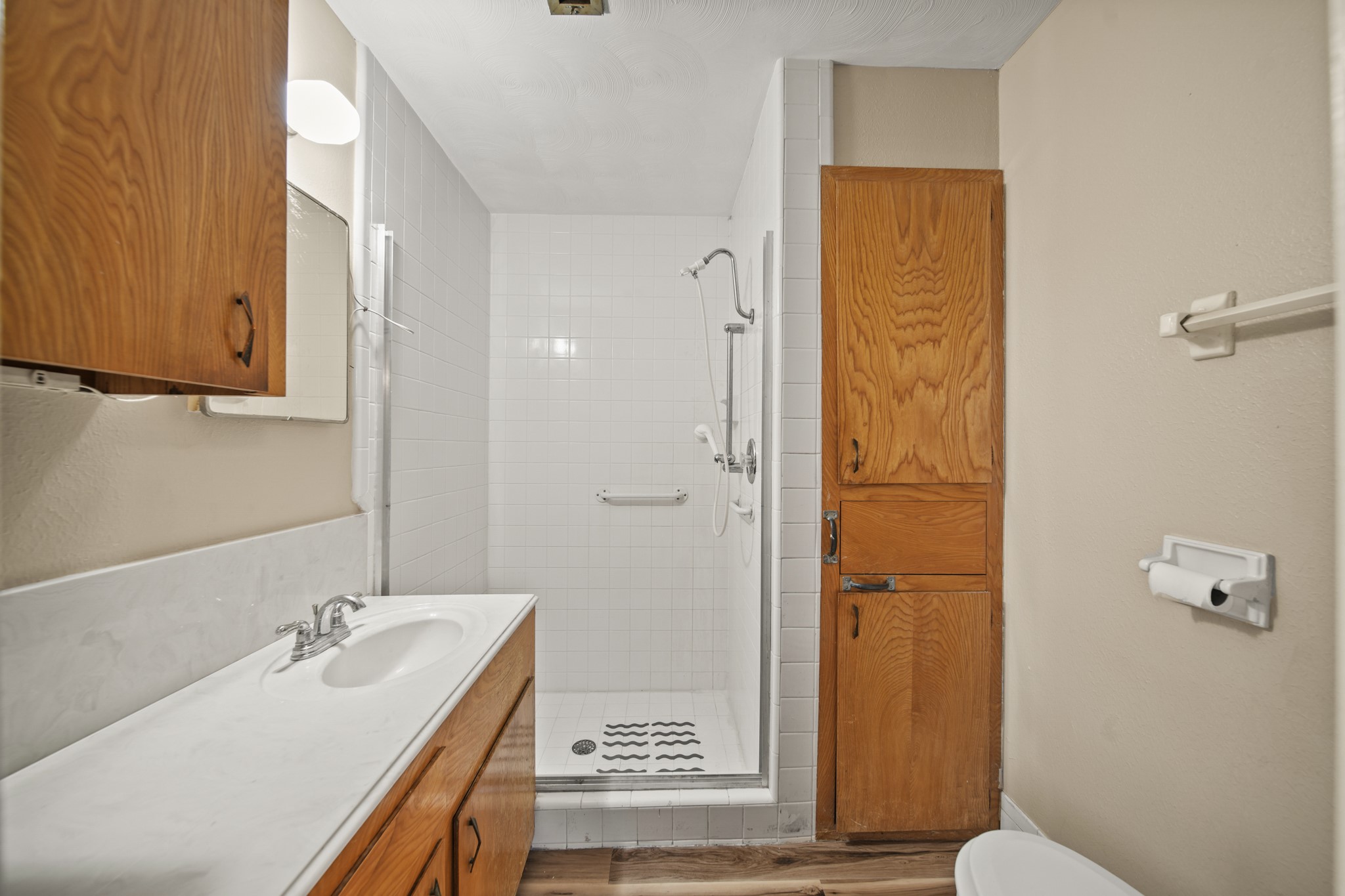 1438 County Road 348 Brazoria, TX 77422 - Photo 20 of 25 a bathroom with a tub sink and toilet