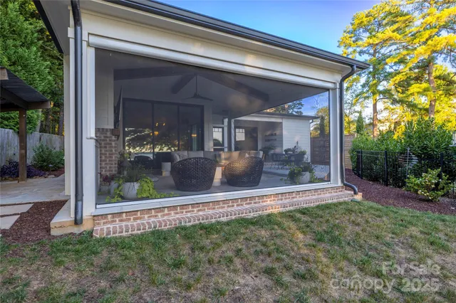 a view of outdoor space yard and porch