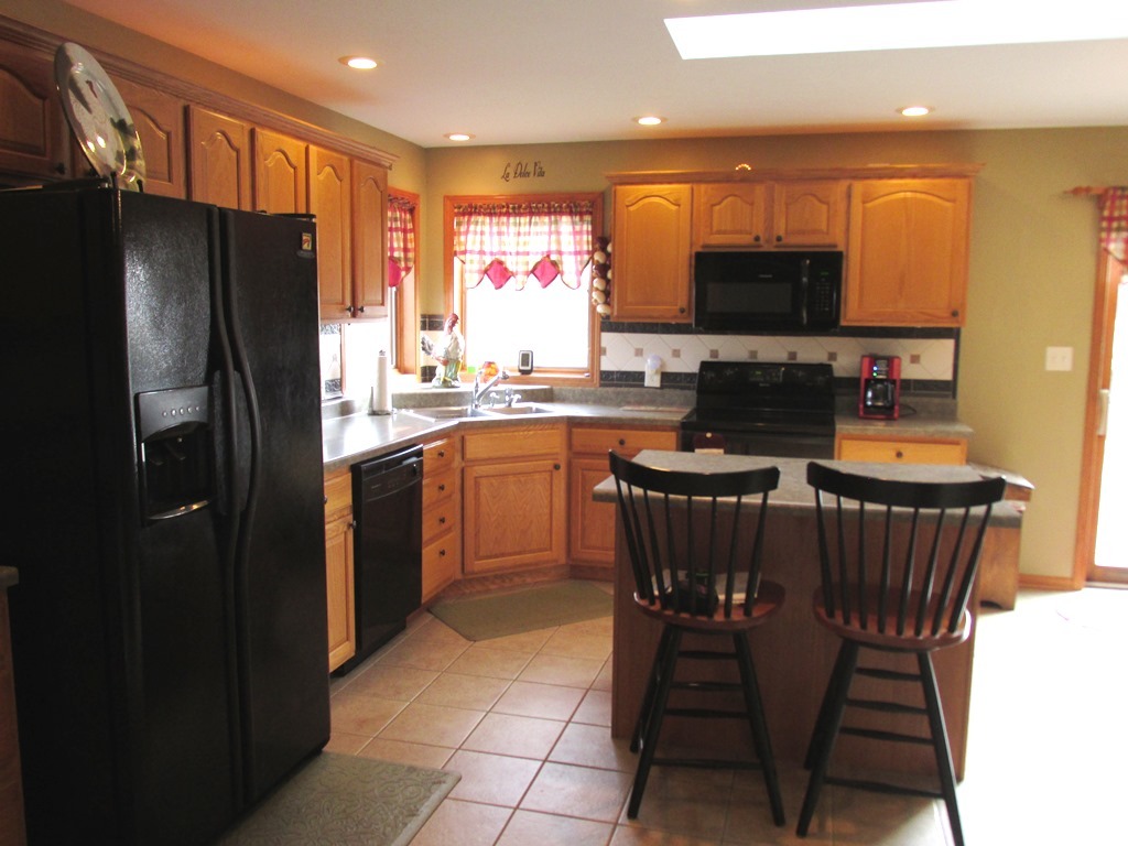 925.42 Fell Road West Brooklyn, IL 61378 - Photo 4 of 29