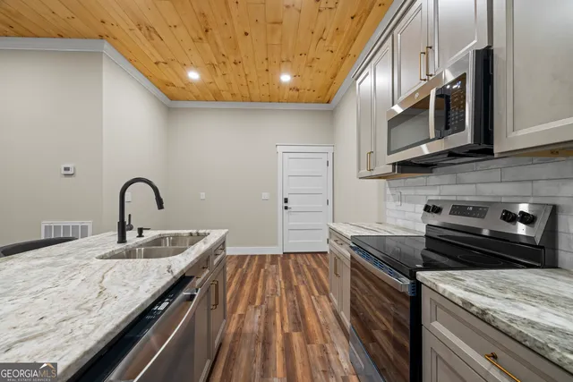 $1,875 | 958 B Church Street, Royston, GA 30662