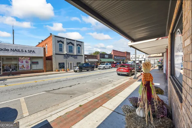 $1,875 | 958 B Church Street, Royston, GA 30662