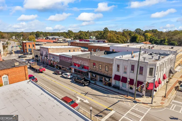 $1,875 | 958 B Church Street, Royston, GA 30662