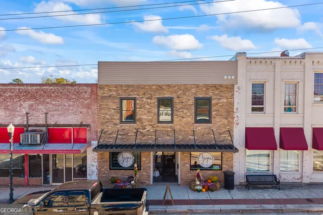 $1,875 | 958 B Church Street, Royston, GA 30662