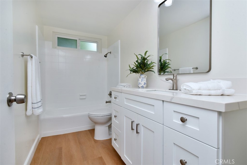 7006 Helmsdale Road West Hills, CA 91307 - Photo 29 of 41 Hall Bathroom