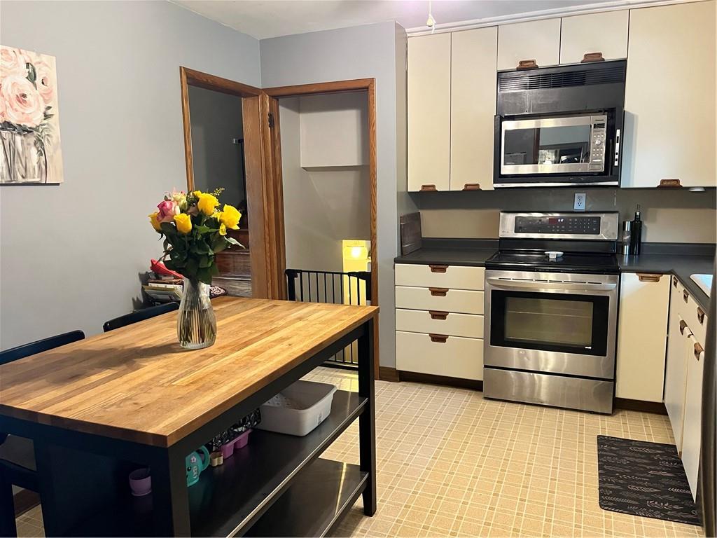 440 School Street Indiana, PA 15701 - Photo 9 of 29 Kitchen