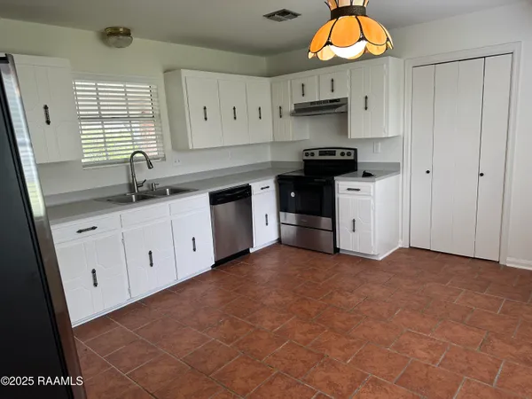 $1,600 | 105 San Carlos Circle, Lafayette, LA 70506