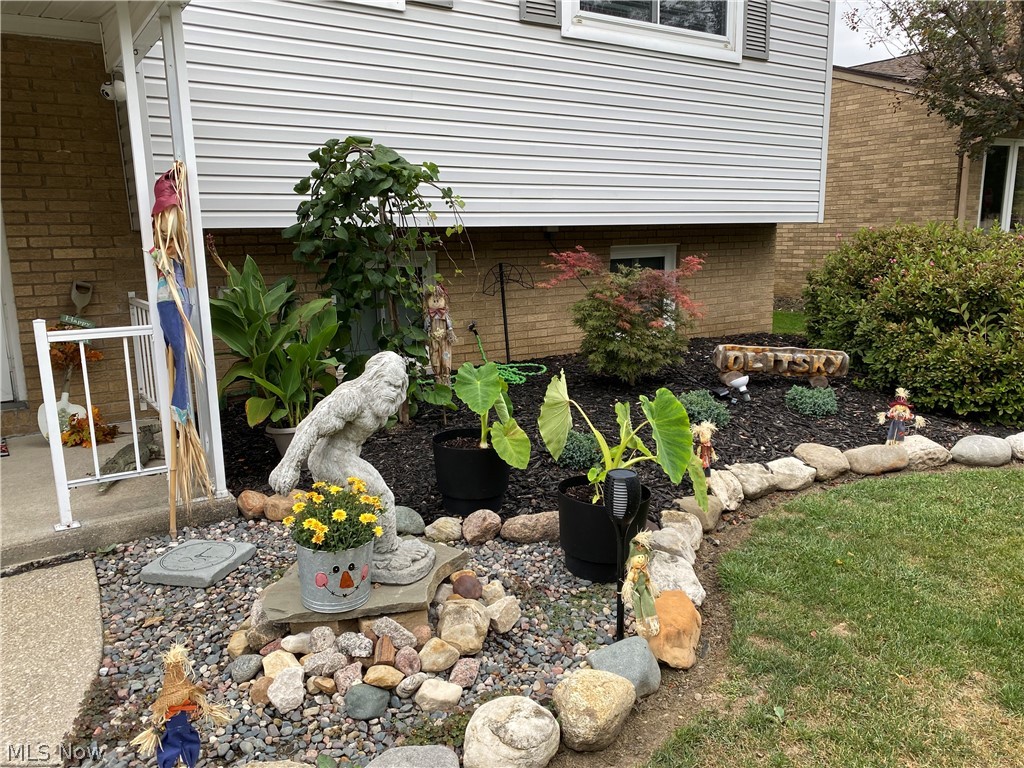 14184 Sheldon Road Cleveland, OH 44142 - Photo 25 of 29