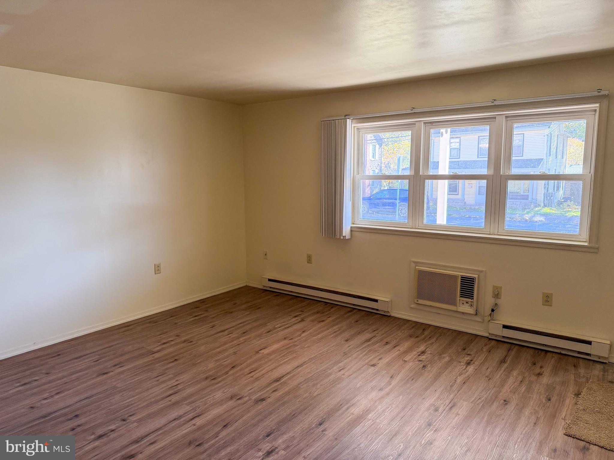 607 North High Street Duncannon, PA 17020 - Photo 7 of 16 Living Room