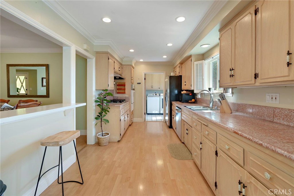 27045 Springcreek Road Rancho Palos Verdes, CA 90275 - Photo 10 of 41