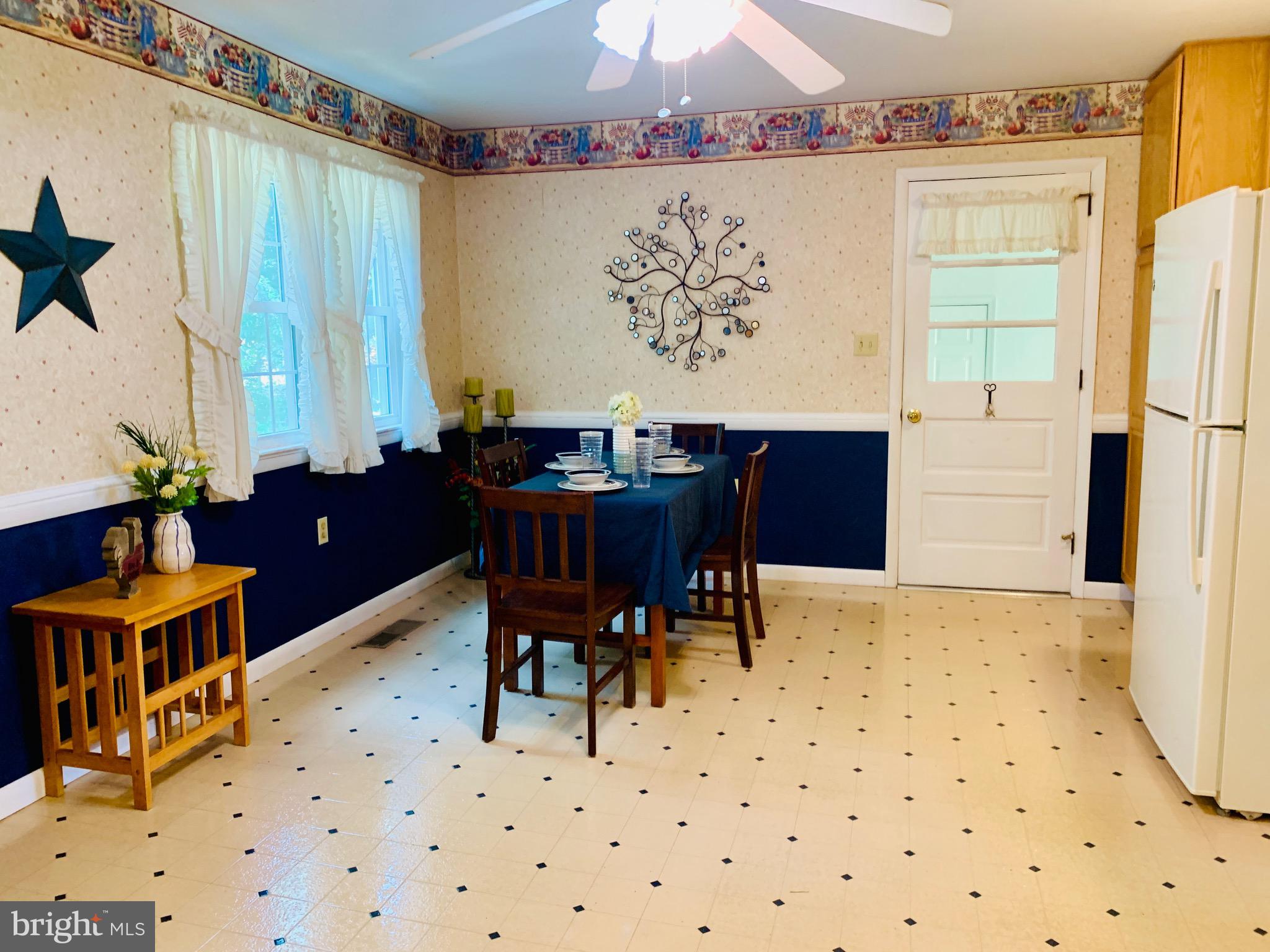 9792 Foy Road Denton, MD 21629 - Photo 12 of 24 Dining room