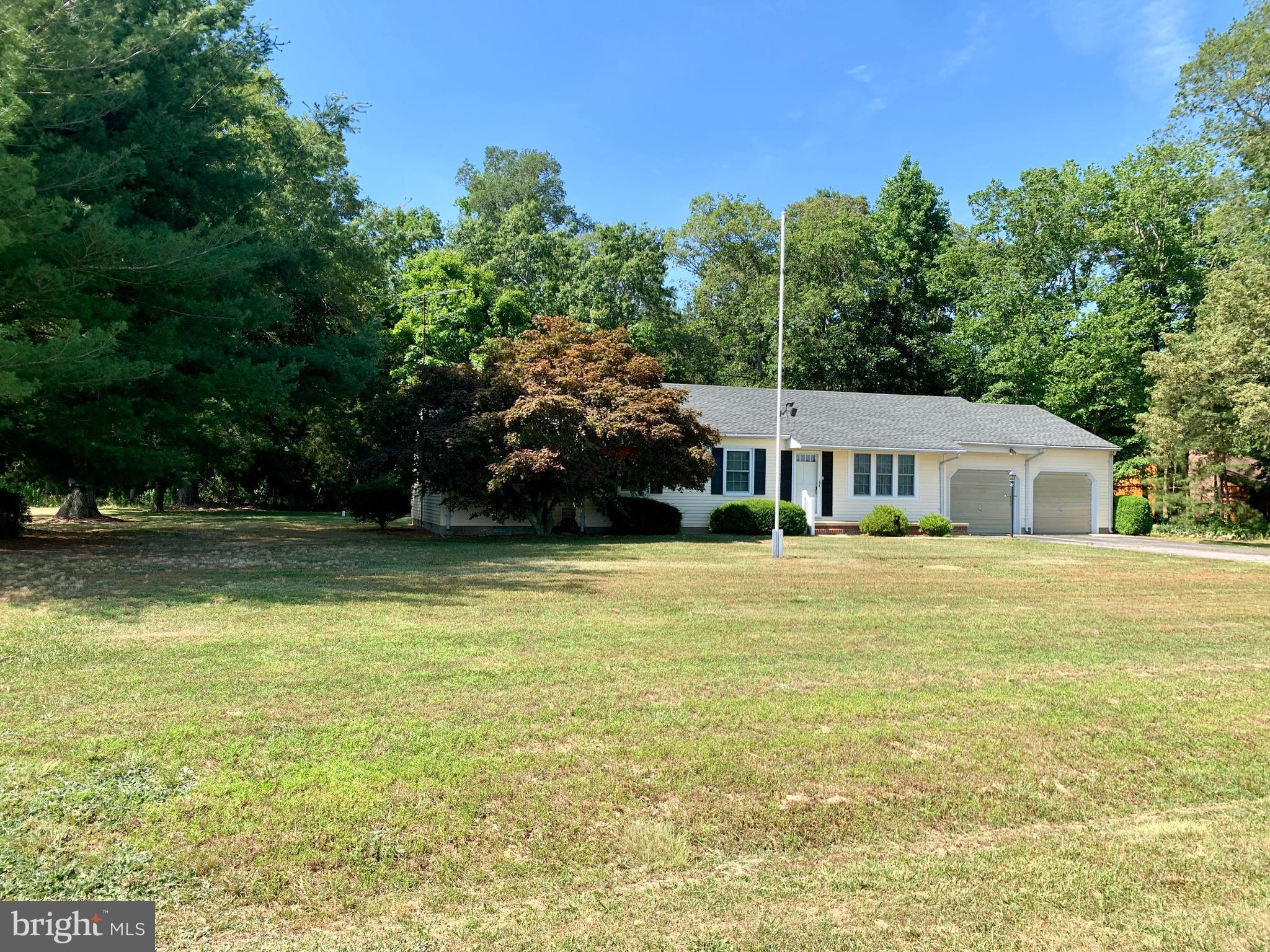 9792 Foy Road Denton, MD 21629 - Photo 2 of 24 Large Front Yard