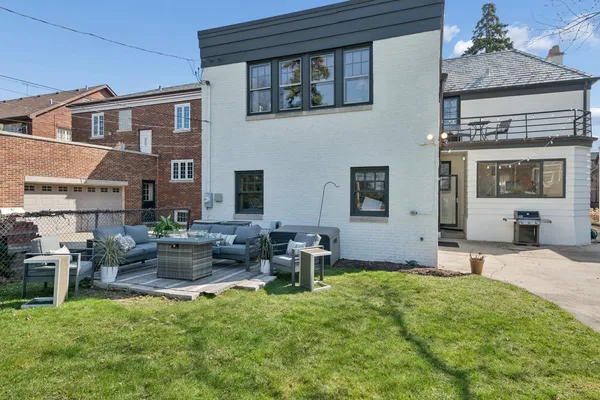 $1,195,000 | 1111 Woodbine Avenue, Oak Park, IL 60302