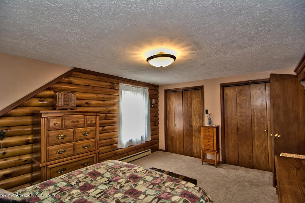 28 Elias Road Moscow, PA 18444 - Photo 25 of 69 a view of room with closet and ceiling fan