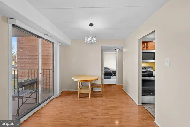 $225,000 | 125 Clubhouse Drive Southwest, Unit 4, Leesburg, VA 20175