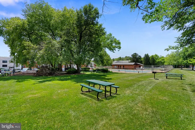 $225,000 | 125 Clubhouse Drive Southwest, Unit 4, Leesburg, VA 20175