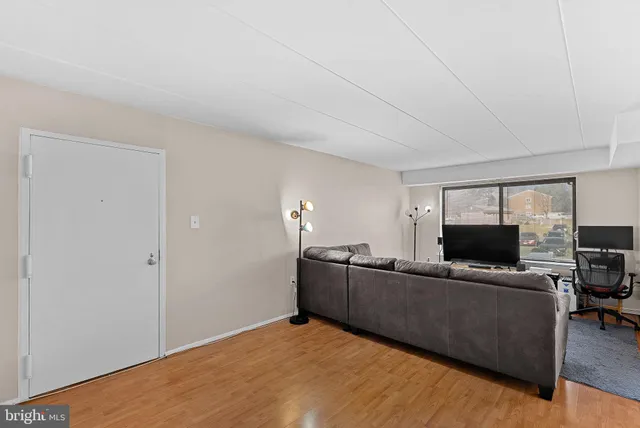 $225,000 | 125 Clubhouse Drive Southwest, Unit 4, Leesburg, VA 20175