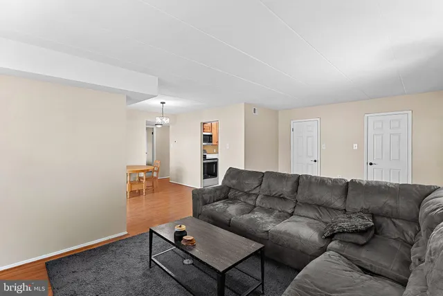 $225,000 | 125 Clubhouse Drive Southwest, Unit 4, Leesburg, VA 20175