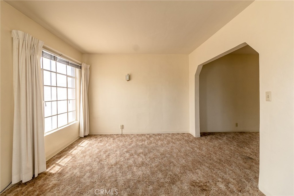 630 Acoma Street Needles, CA 92363 - Photo 46 of 60 an empty room with windows