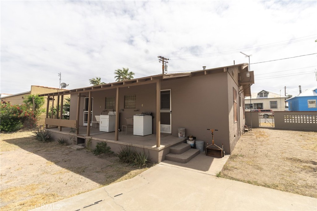 630 Acoma Street Needles, CA 92363 - Photo 57 of 60 Back of Duplex