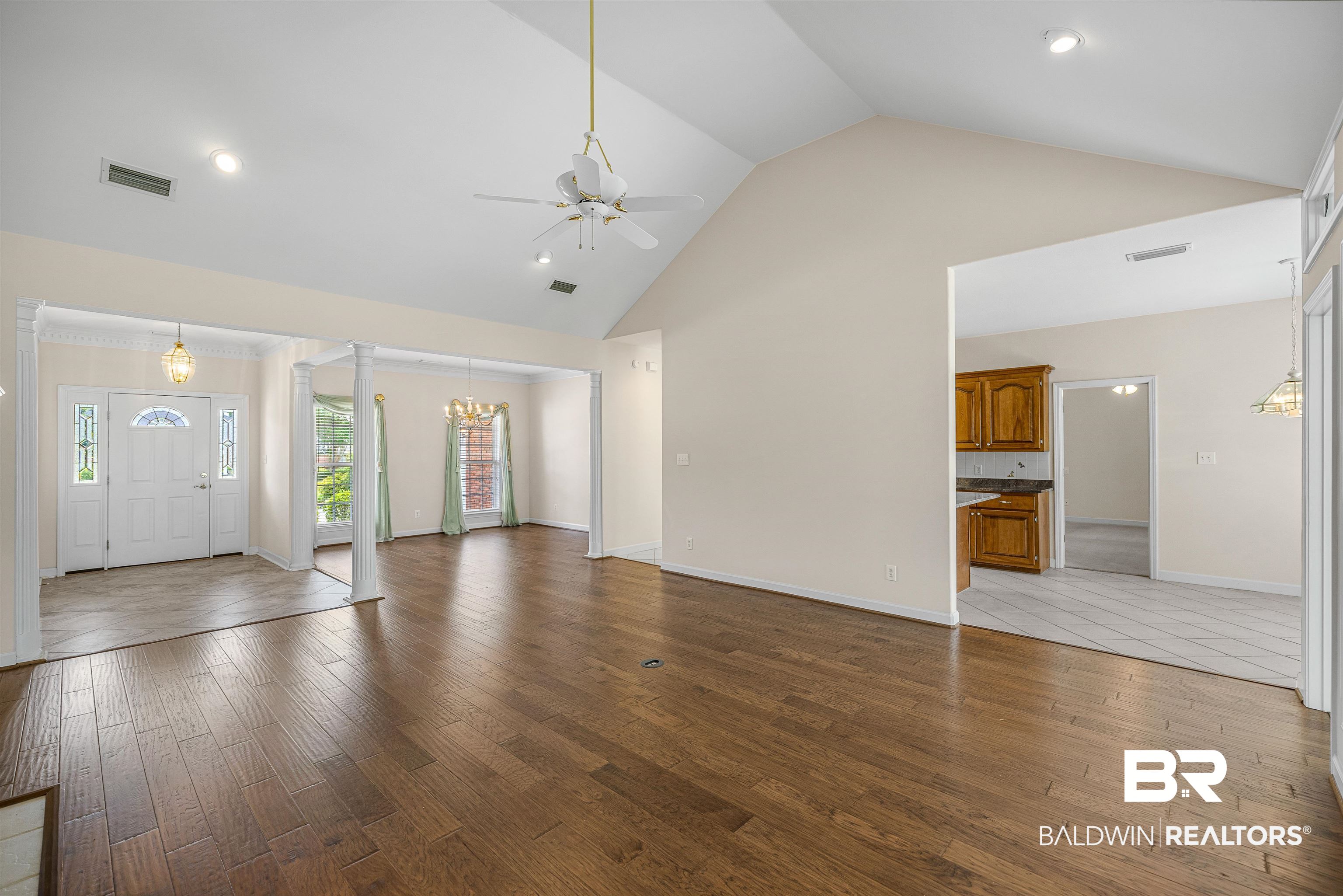 105 Par Circle Fairhope, AL 36532 - Photo 9 of 30 Great Room