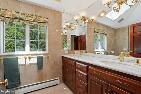 $1,600,000 | 851 Box Hill Lane, Wayne, PA 19087