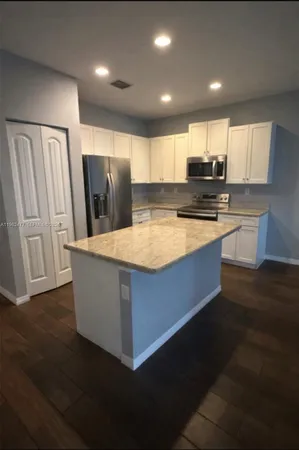 $3,200 | 1040 Northwest 33rd Court, Unit 1040, Pompano Beach, FL 33064