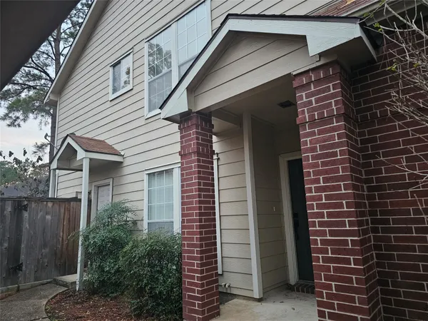 $1,800 | 35 South Avonlea Circle, The Woodlands, TX 77382