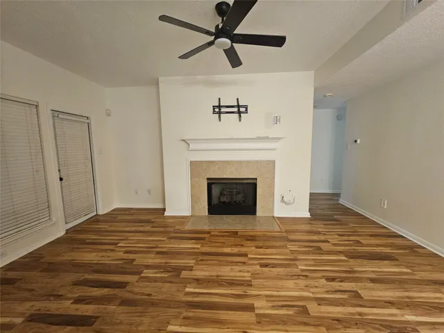 $1,800 | 35 South Avonlea Circle, The Woodlands, TX 77382