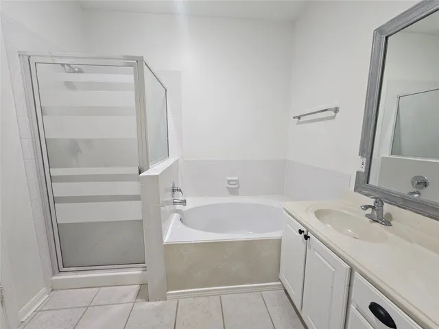 $1,800 | 35 South Avonlea Circle, The Woodlands, TX 77382