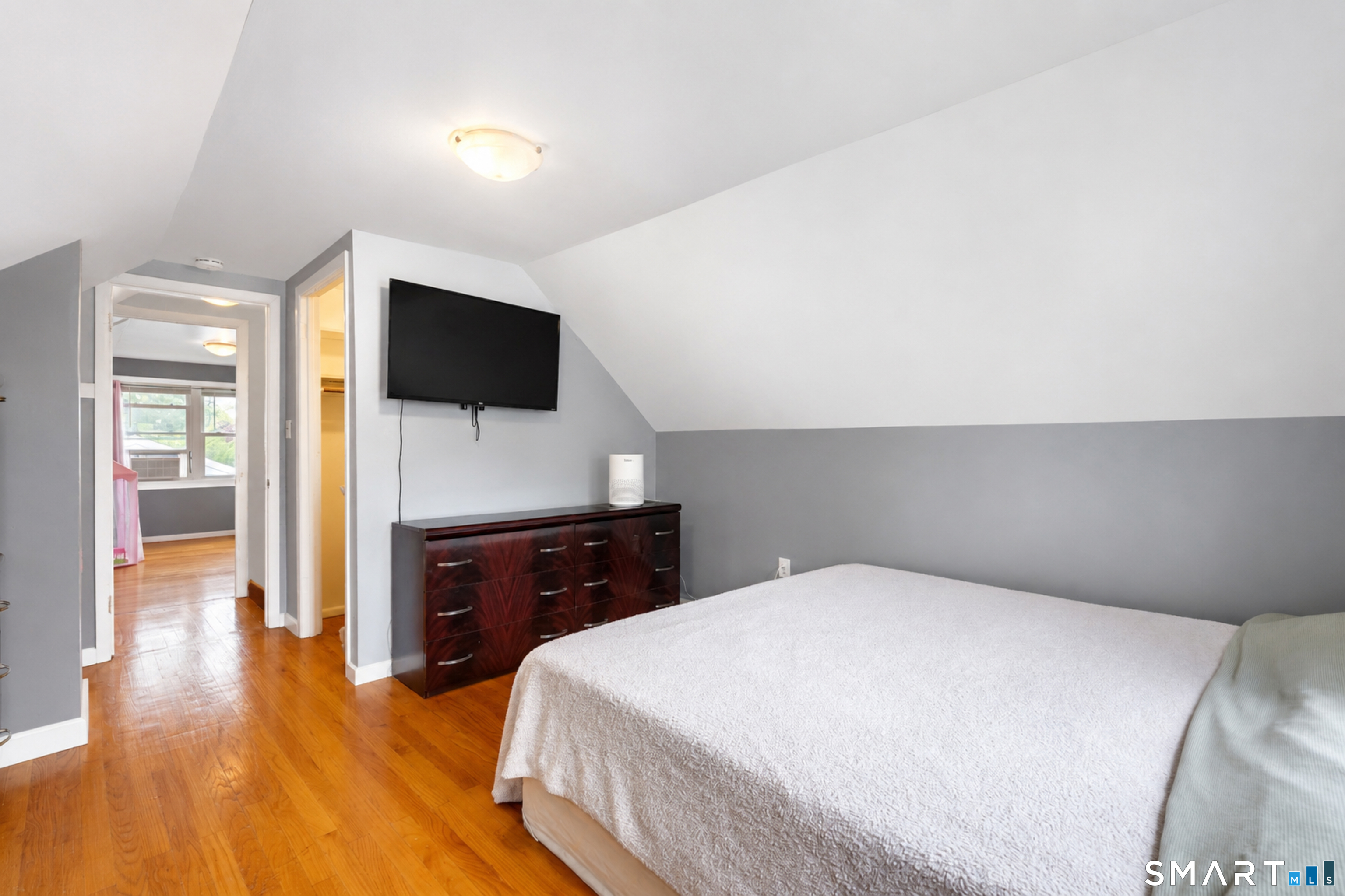 143 Red Oak Road Bridgeport, CT 06606 - Photo 14 of 28 Gallery Image 14