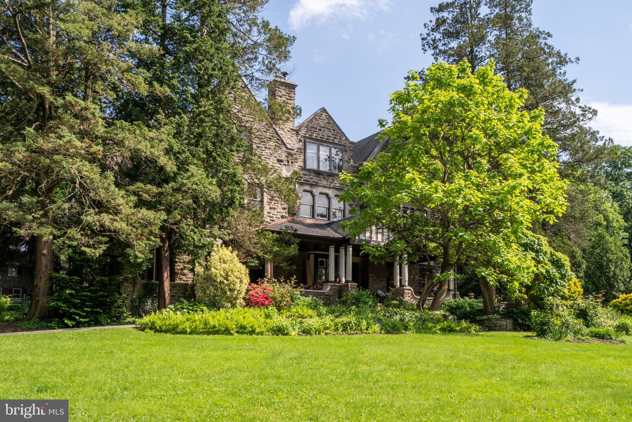 232 Pelham Road Philadelphia, PA 19119 - Photo 3 of 44