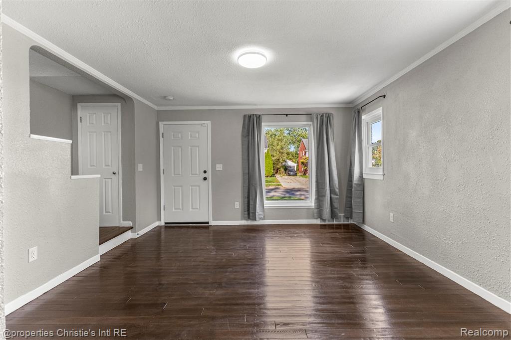 10842 Nottingham Road Detroit, MI 48224 - Photo 4 of 23