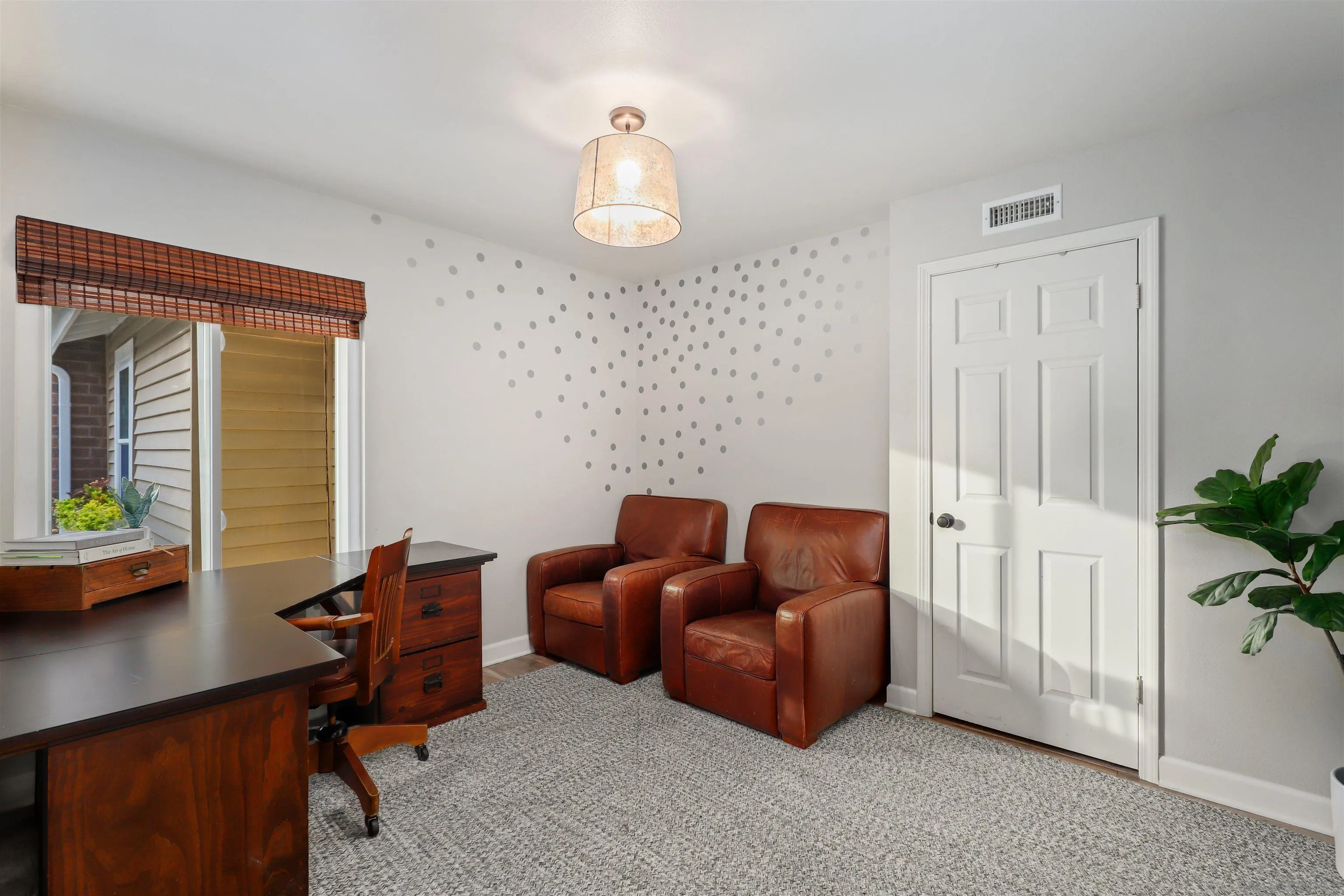 14717 Fieldview Way Poway, CA 92064 - Photo 29 of 35 a livingroom with workspace and a window