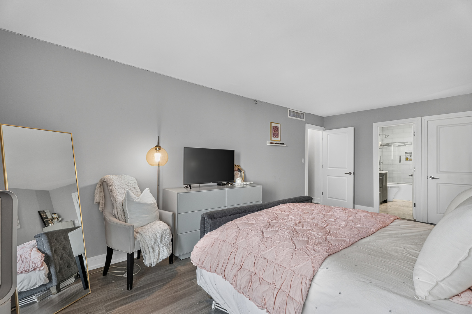 6033 North Sheridan Road, Unit 28D Chicago, IL 60660 - Photo 15 of 48