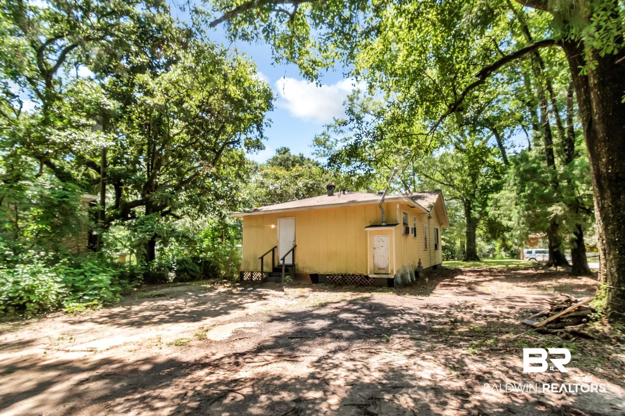2312 Old Military Road Mobile, AL 36605 - Photo 4 of 17